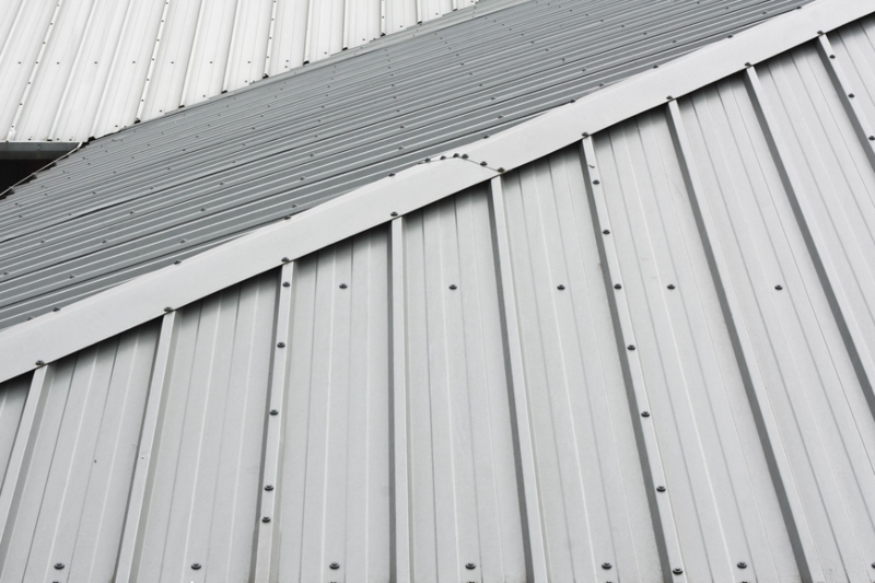 Metal roofing banner